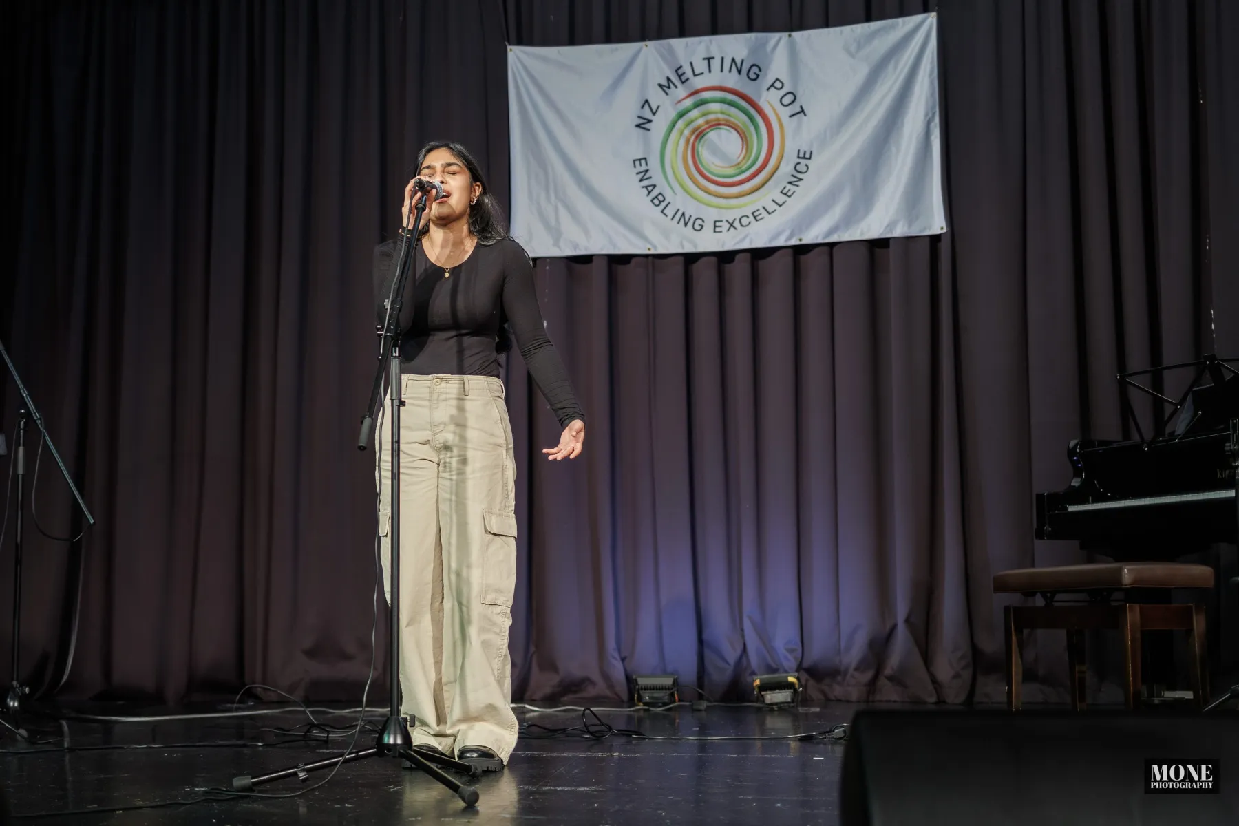 Solo performer at the showcase